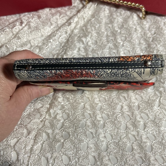 Salvatore Ferragamo Lioness Wallet - Picture 12 of 17